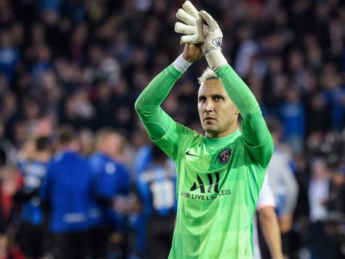 曼联的不稳定表现：马兹拉维的愤怒与反思（曼联起伏不定：马兹拉维的愤怒与自省）