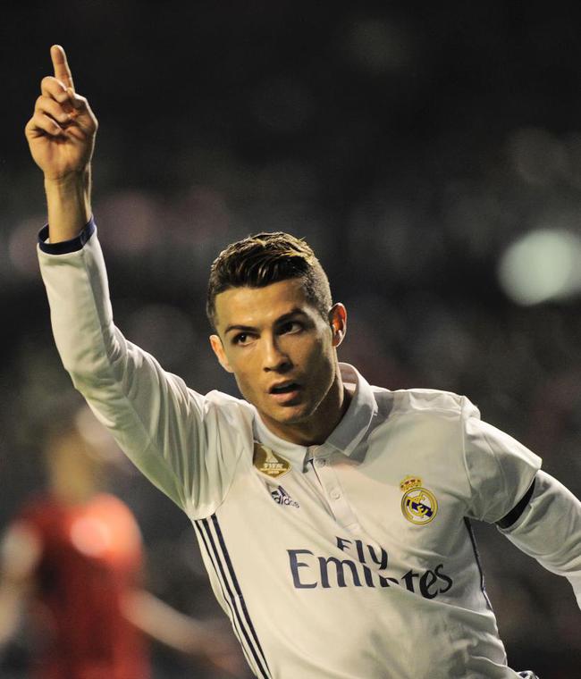 斯基拉：英超俱乐部想签圣地亚哥-卡斯特罗，但博洛尼亚不想卖（斯基拉：英超队盯上圣地亚哥-卡斯特罗，博洛尼亚无意出售）