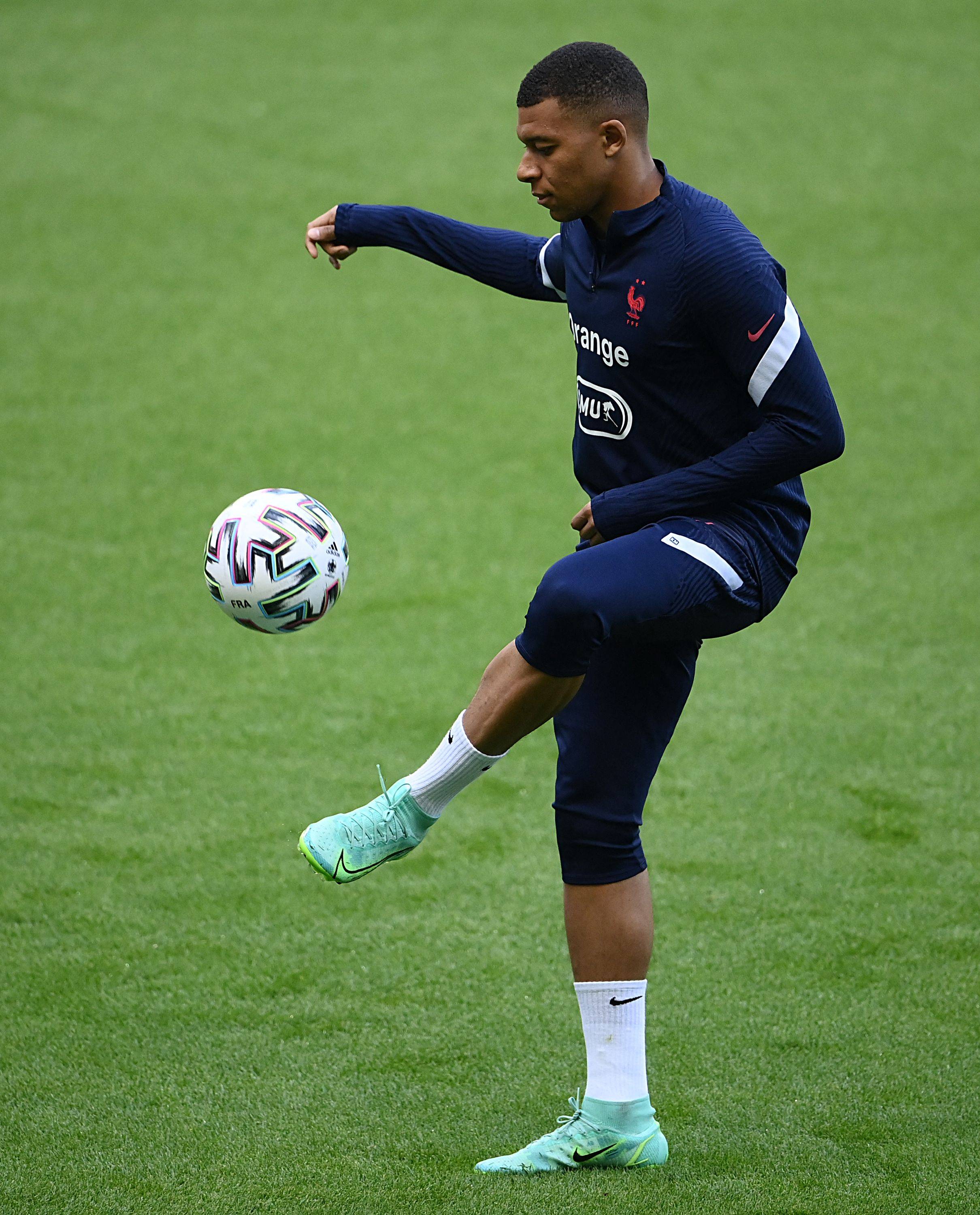 防守强度一上来整个比赛变了（防守升级，比赛面貌立刻改观）