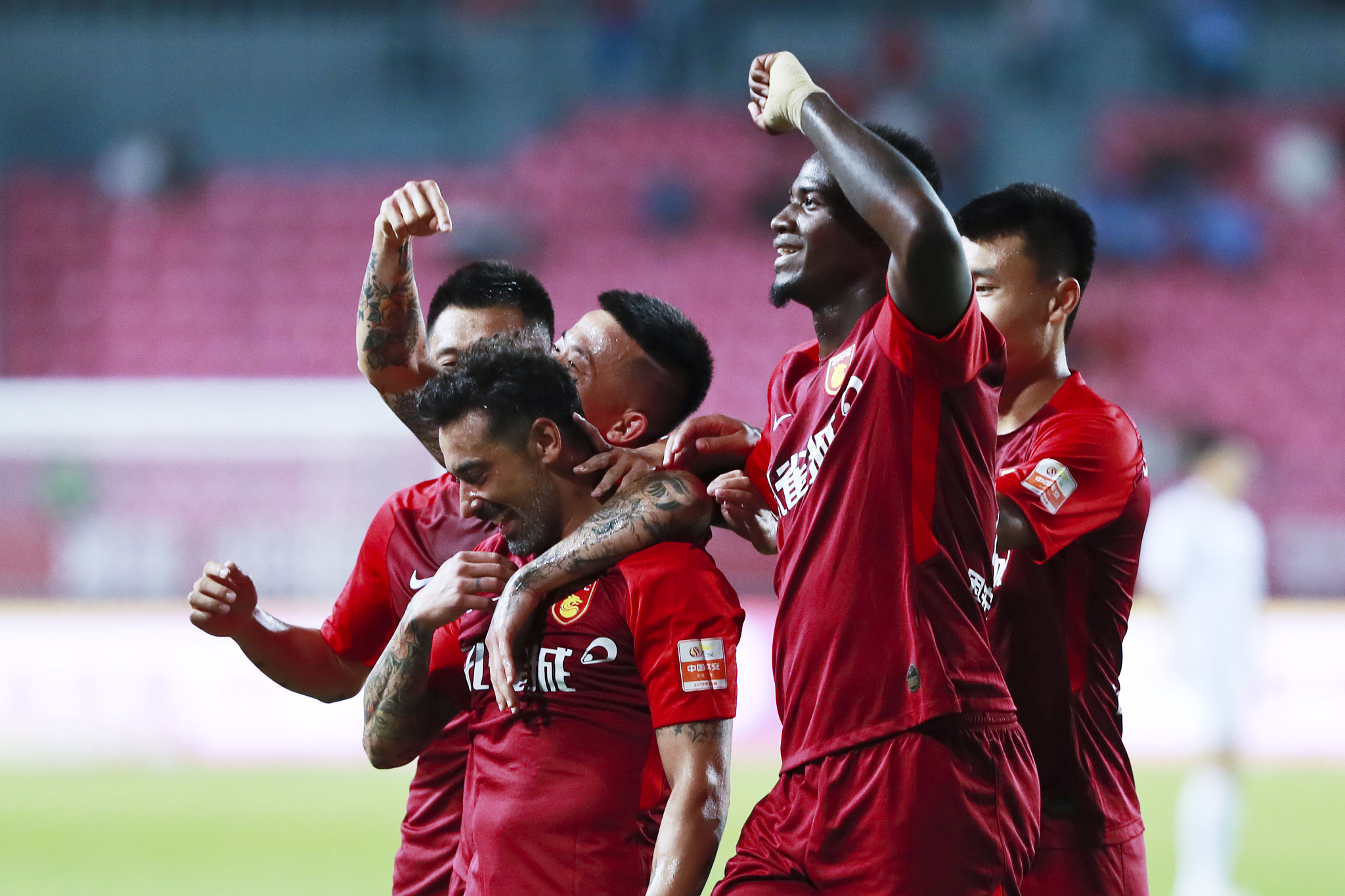 曼联拉什福德末段绝杀狼队（拉什福德压哨绝杀助曼联力克狼队）