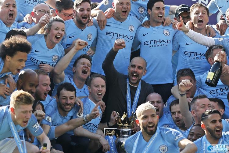 记者：拜仁即将签下17岁的厄瓜多尔中卫奥拉亚（记者称拜仁接近签下17岁厄瓜多尔中卫奥拉亚）