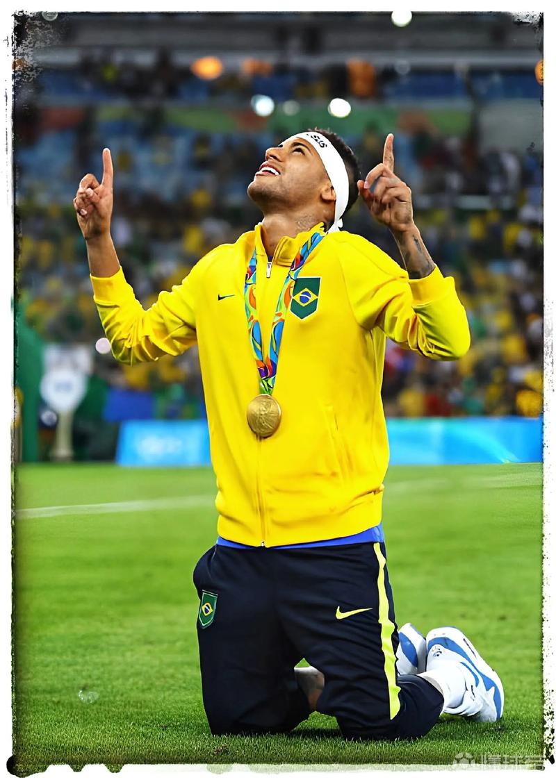 第41圈，诺里斯进站做出二停，维斯塔潘超越皮亚斯特里升至第1（第41圈诺里斯二停，维斯塔潘超越皮亚斯特里升至领跑）