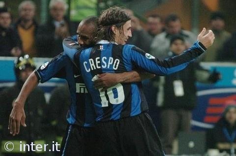 利物浦球迷婚礼登上英超节目，咪咕记录中国球迷故事（英超节目聚焦利物浦球迷婚礼，咪咕讲述中国球迷故事）