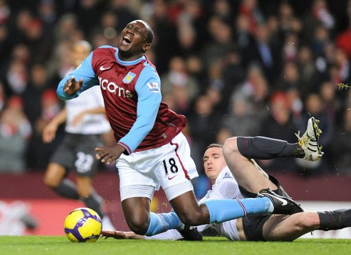 C罗未婚妻乔治娜点赞梅西妻子安东内拉夺冠帖（C罗未婚妻乔治娜为梅西妻子安东内拉夺冠动态点赞）