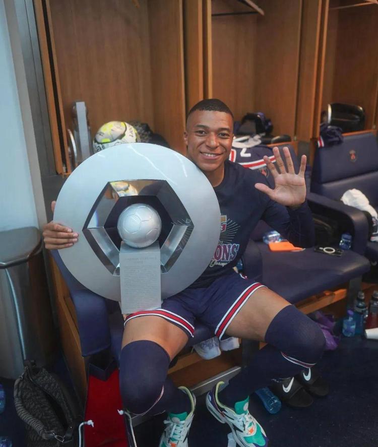 字母哥：在NBA的13年，我从未见过罗林斯这样进步这么大的球员（字母哥：我打NBA13年，从未见过哪位球员像罗林斯这样进步如此惊人）