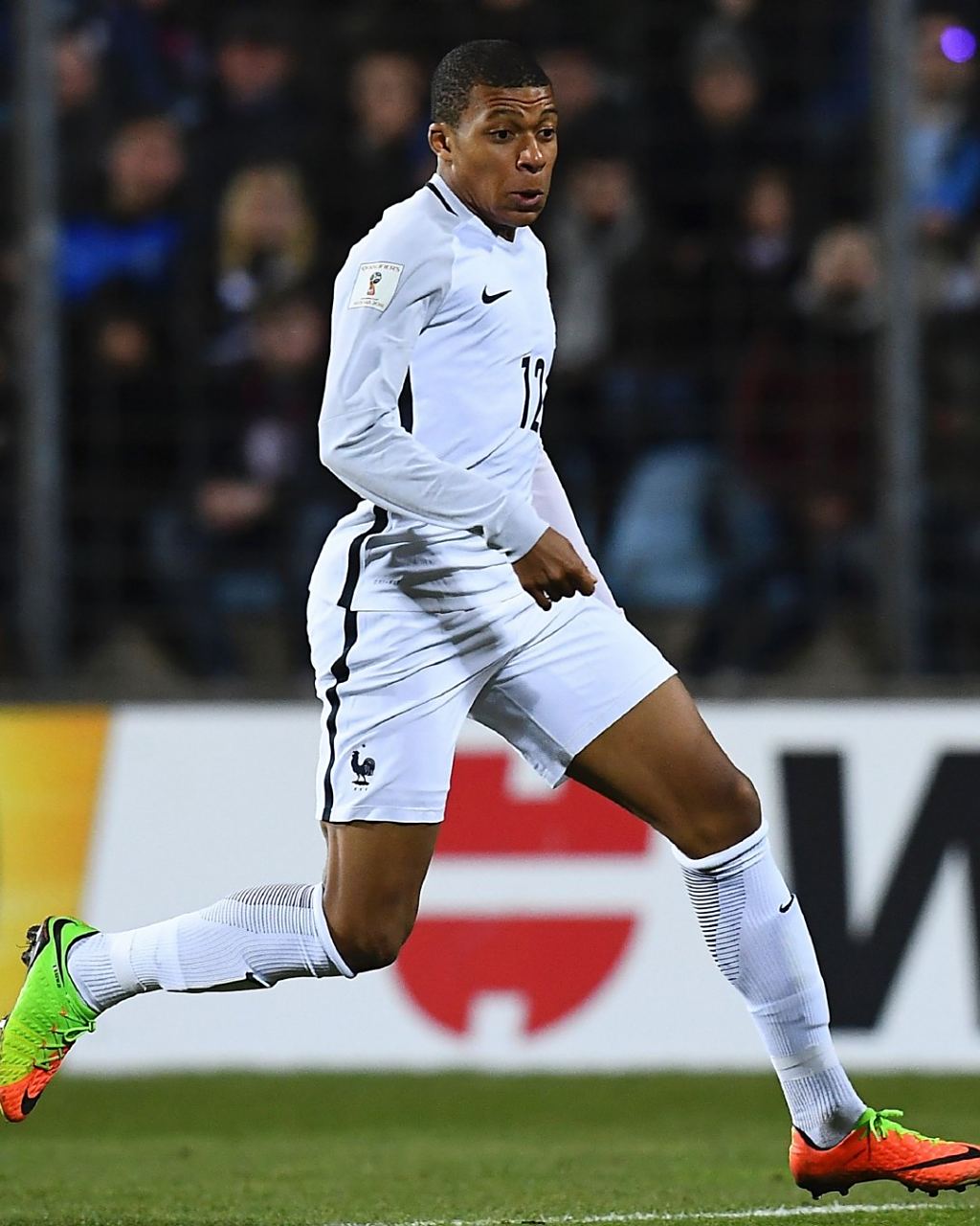 本赛季五大联赛球队欧冠积分：英超6队61分第1，意甲35分第2（欧冠本季五大联赛积分榜：英超6队61分领跑，意甲35分居次）