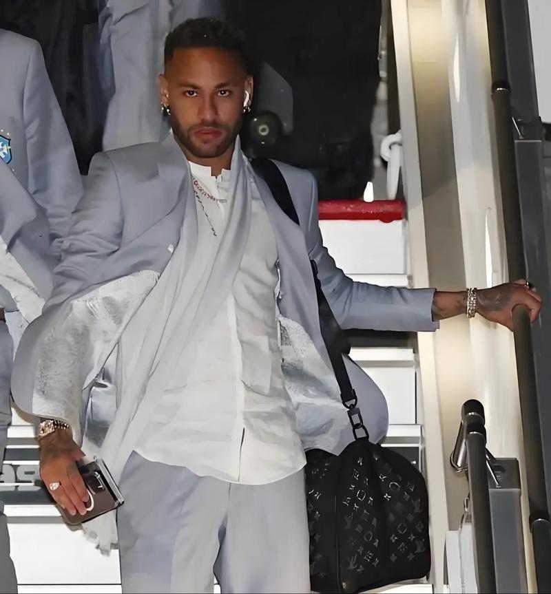 哲凯赖什：我知道枪手14号的历史意义，希望开创出自己的道路（哲凯赖什：深知枪手14号分量，立志走出属于自己的路）